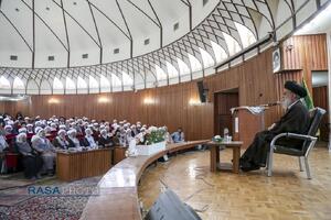 اولین اجلاسیه سراسری ایمان و‌امید امام خمینی (ره) در اندیشه امام خامنه‌ای