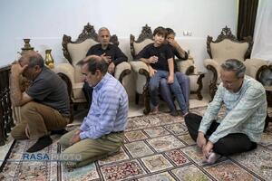 حضور آیت الله محمدی عراقی در منزل سردار شهید اسماعیل شاکری