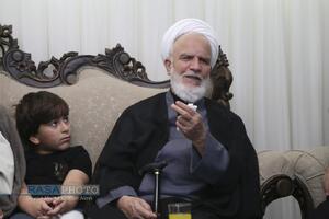 حضور آیت الله محمدی عراقی در منزل سردار شهید اسماعیل شاکری