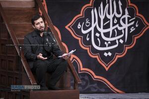 مراسم عزاداری شب تاسوعای حسینی (علیه‌السلام) در حسینیه امام خمینی (ره)