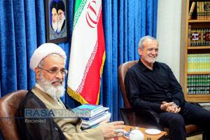 دیدار مسعود پزشکیان رئیس جمهور با آیت الله علیرضا اعرافی مدیر حوزه‌های علمیه