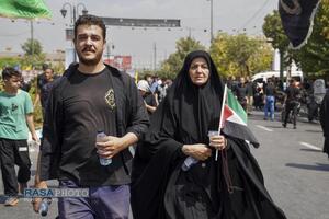 پیاده روی جاماندگان اربعین در تهران