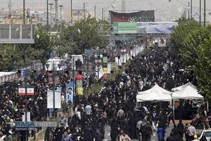 پیاده روی جاماندگان اربعین در تهران