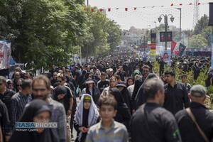 پیاده روی جاماندگان اربعین در تهران