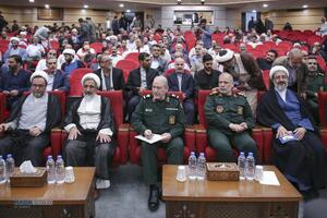 همایش گرامیداشت هفته دفاع مقدس
