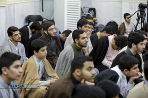 حضور آیت الله مروی در حجرات و گفتگوی صمیمی با طلاب در جریان بازدید از مدرسه علمیه جهانگیرخان قم