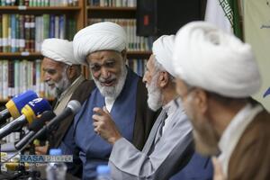 آئین رونمایی از کتاب 