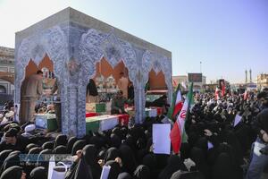 تشییع پیکر پاک ۷ شهید گمنام دفاع مقدس در قم