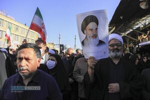 تشییع پیکر پاک ۷ شهید گمنام دفاع مقدس در قم