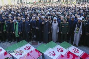 تشییع پیکر پاک ۷ شهید گمنام دفاع مقدس در قم