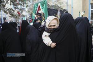 مراسم تدفین پیکر پاک شهید گمنام دفاع مقدس در مدرسه علمیه خواهران حضرت آمنه