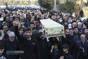 مراسم تدفین پیکر پاک شهید گمنام دفاع مقدس در مدرسه علمیه خواهران حضرت آمنه