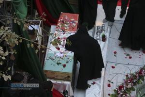 مراسم تدفین پیکر پاک شهید گمنام دفاع مقدس در مدرسه علمیه خواهران حضرت آمنه