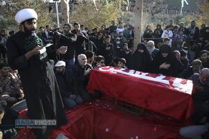 مراسم تدفین پیکر دو شهید گمنام دفاع مقدس در بوستان شهید زین الدین قم