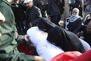 مراسم تدفین پیکر دو شهید گمنام دفاع مقدس در بوستان شهید زین الدین قم