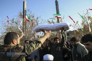 مراسم تدفین پیکر دو شهید گمنام دفاع مقدس در بوستان شهید زین الدین قم