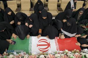 همایش بزرگ طلایه داران مقاومت و گرامیداشت هفته بسیج