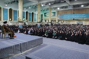 دیدار هزاران نفر از زنان و دختران با رهبر انقلاب