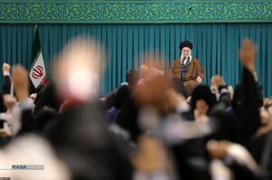 دیدار هزاران نفر از زنان و دختران با رهبر انقلاب