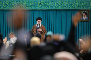 دیدار هزاران نفر از زنان و دختران با رهبر انقلاب