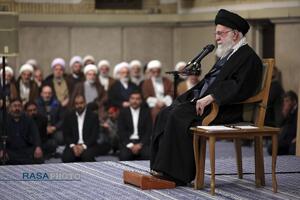 دیدار هزاران نفر از مردم قم با رهبر معظم انقلاب