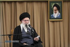 دیدار هزاران نفر از مردم قم با رهبر معظم انقلاب