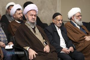 دیدار هزاران نفر از مردم قم با رهبر معظم انقلاب