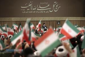 دیدار هزاران نفر از مردم قم با رهبر معظم انقلاب