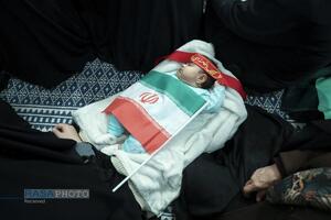 دیدار هزاران نفر از مردم قم با رهبر معظم انقلاب