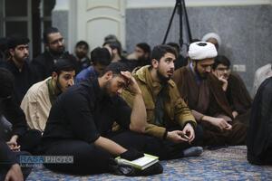 وداع با پیکر طلبه شهید در مدرسه علمیه امام حسین (ع) قم