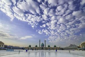 مسجد مقدس جمکران؛ تجلی‌گاه وحدت و انتظار