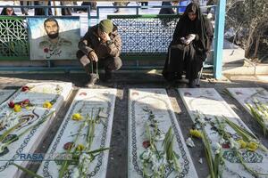 مراسم میهمانی لاله‌ها در گلزار شهدای علی بن جعفر (ع) قم