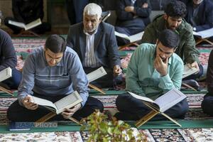 ترتیل خوانی قرآن کریم در حرم مطهر رضوی