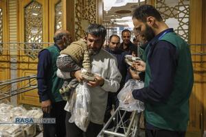 ضیافت افطار در صحن ملکوتی حرم کریمه اهلبیت (س)