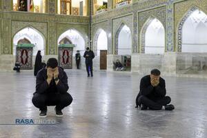 غم و اندوه زائران حضرت امام رضا (ع) در پی اعلام خبر شهادت رهبر معظم انقلاب
