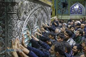 غم و اندوه زائران حضرت امام رضا (ع) در پی اعلام خبر شهادت رهبر معظم انقلاب