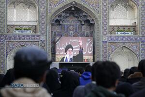 غم و اندوه زائران حضرت امام رضا (ع) در پی اعلام خبر شهادت رهبر معظم انقلاب