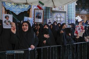 تشییع پیکر ۸ شهید بمباران محله دروازه ری قم