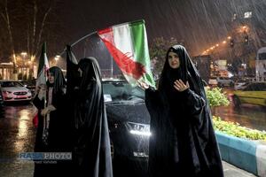 حضور انقلابی مردم در میدان تجریش تهران