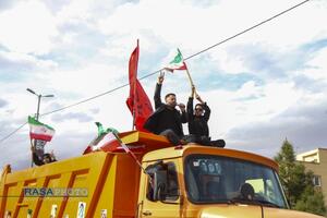 بیعت کامیون‌داران استان قم با رهبر معظم انقلاب