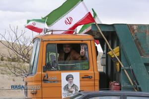 بیعت کامیون‌داران استان قم با رهبر معظم انقلاب