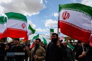 تشییع پیکر ۱۷ شهید تجاوز آمریکایی صهیونی به پردیسان