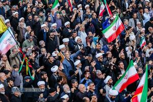 تشییع پیکر ۱۷ شهید تجاوز آمریکایی صهیونی به پردیسان