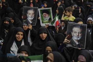 وداع با شهید سپهبد عبدالرحیم موسوی در حرم کریمه اهل بیت (س)