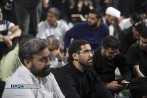 اجتماع هیئات مذهبی قم با شعار «مسلم دیگر تنها نخواهد ماند» در حرم مطهر