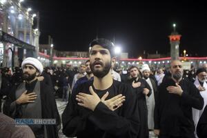 اجتماع هیئات مذهبی قم با شعار «مسلم دیگر تنها نخواهد ماند» در حرم مطهر