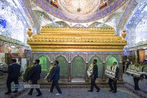 گل‌آرایی ضریح مطهر علوی در آستانه عید سعید غدیر