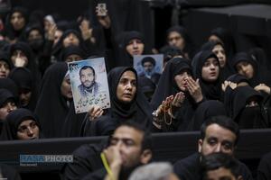 اولین شب مراسم عزاداری ماه محرم در جوار محل عروج ملکوتی امام شهید انقلاب