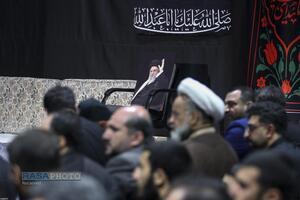 اولین شب مراسم عزاداری ماه محرم در جوار محل عروج ملکوتی امام شهید انقلاب