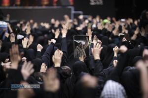 دومین شب مراسم عزاداری حضرت اباعبدالله الحسین (ع) از طرف رهبر انقلاب